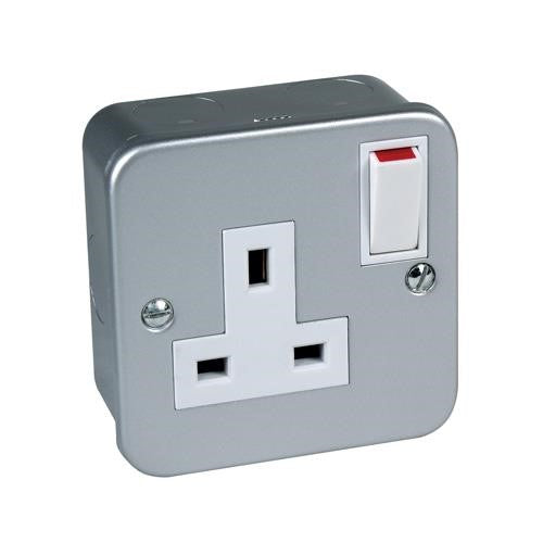 Metal Clad Switched Socket Single 13Amp BS1363 pt2 WMSSK1